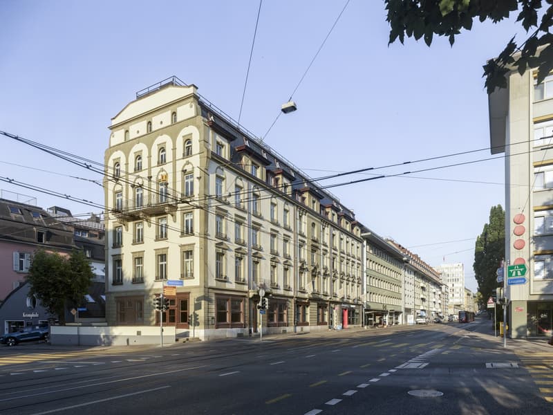 zentrale Büroräumlichkeiten auf 330m2 mit Terrasse (12)