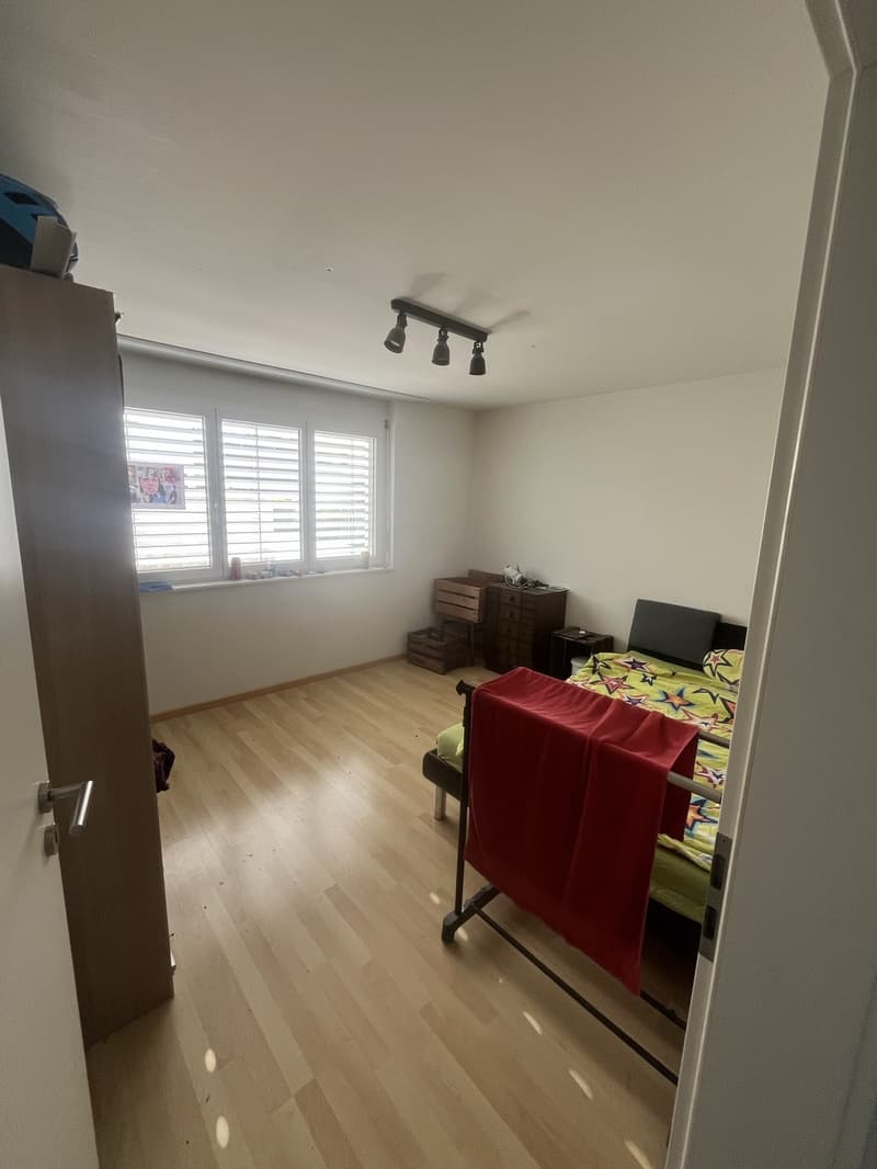 Charmante 4.5-Zimmer-Wohnung mit grossem Garten in Herznach alles inklusive! (4)