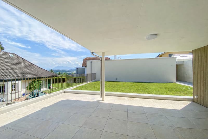 Seltene Mietgelegenheit: modernes 5.5-Zimmer-Einfamilienhaus mit Garten und Weitsicht in St. Erhard (4)