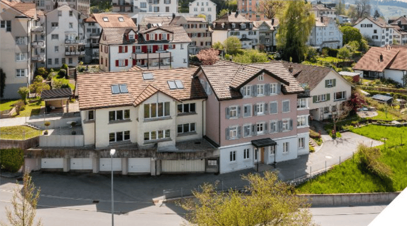 Grosszügiges 6.5-Zimmer-Einfamilienhaus mit Cheminée, Garten und direktem Garagenzugang in Herisau (2)