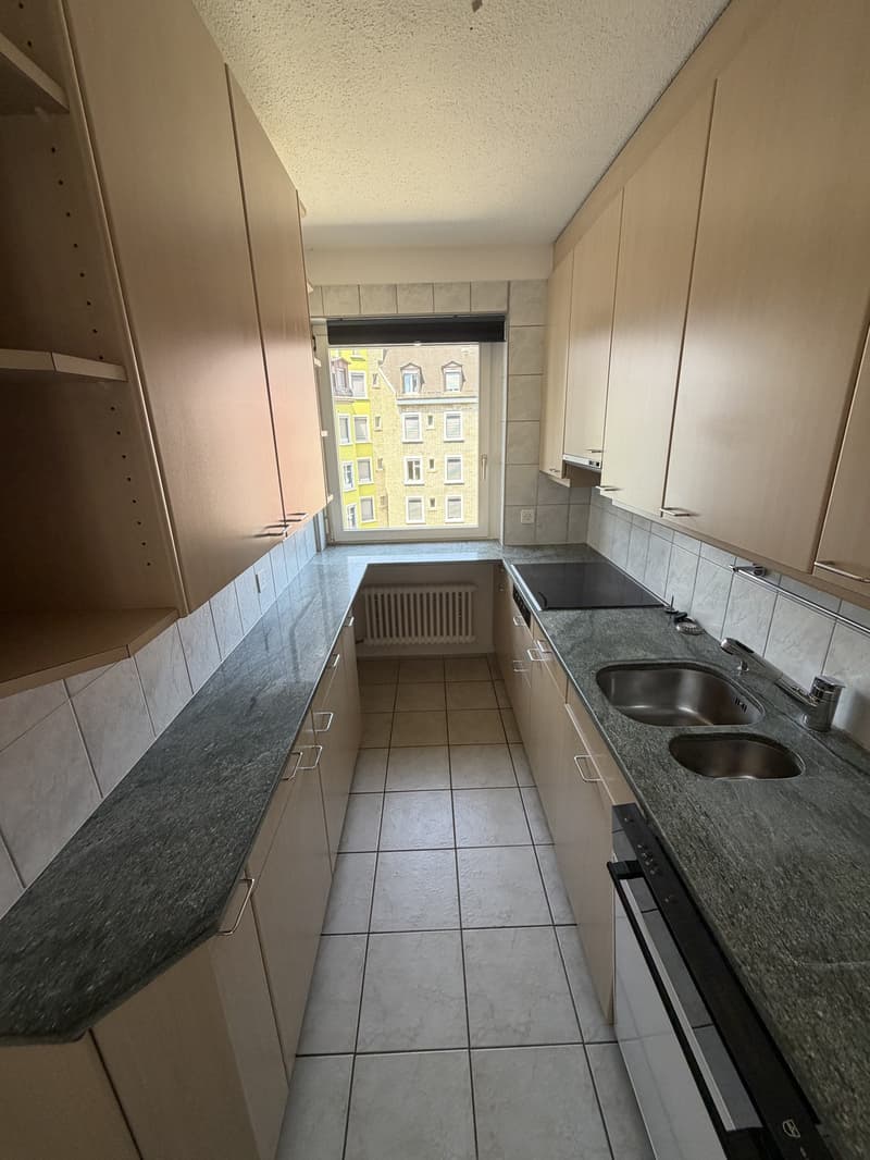 Charmante Wohnung an zentraler Lage mit Cheminée! (2)