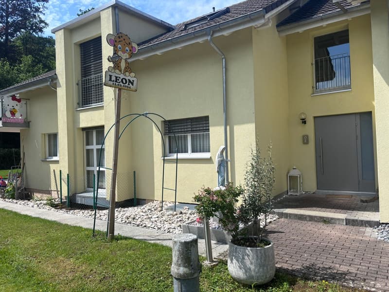 Helle 4.5-Zimmer-Wohnung am Waldrand ruhig, familienfreundlich & zentral (9)