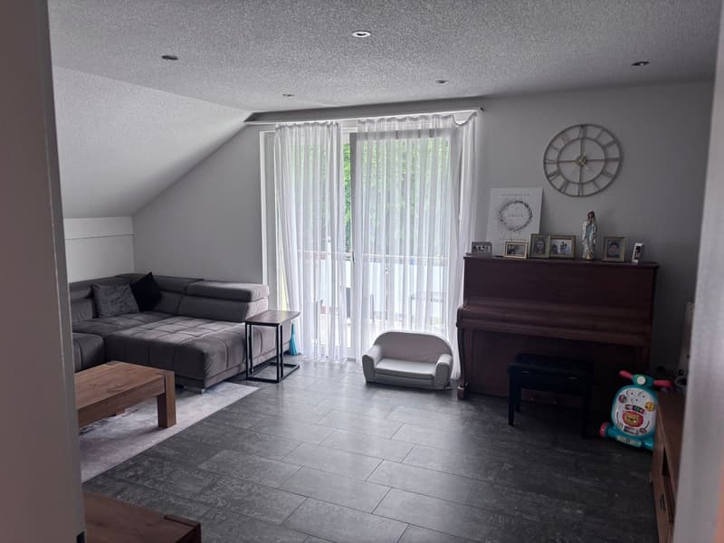 Helle 4.5-Zimmer-Wohnung am Waldrand ruhig, familienfreundlich & zentral (1)