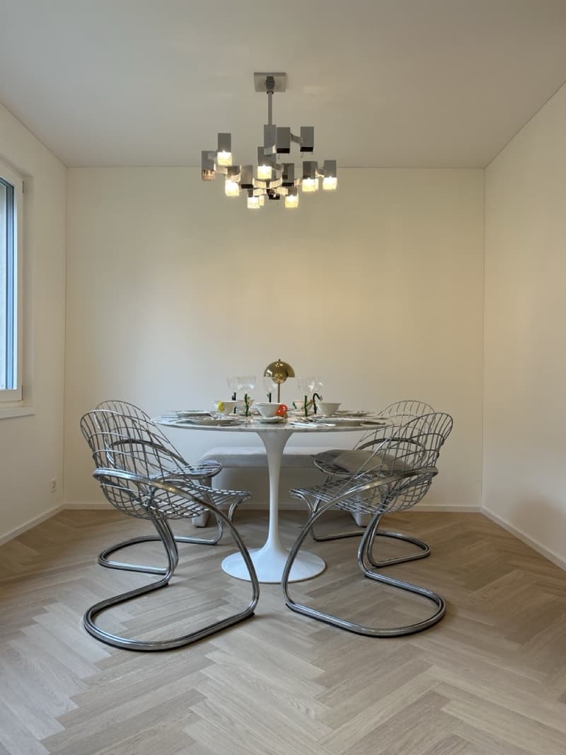 Sanierte 2,5-Zimmer-Wohnung in Erlenbach-Winkel mit Teilseesicht und Tiefgaragenplätze (6)