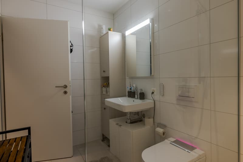 Moderne 3.5-Zimmerwohnung mit Sitzplatz in Bubikon (11)