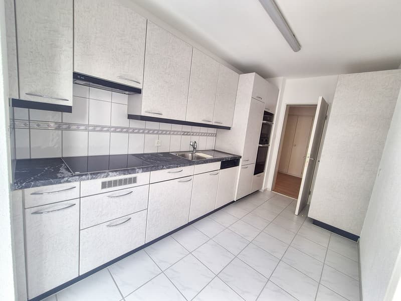 Erstvermietung: 107 m² auf 3.5 Zimmer am Zolli komplett renoviert, 2 Balkone und Wintergarten (11)