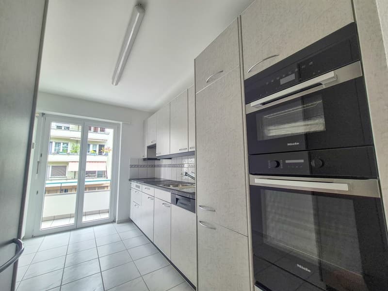 Erstvermietung: 107 m² auf 3.5 Zimmer am Zolli komplett renoviert, 2 Balkone und Wintergarten (13)