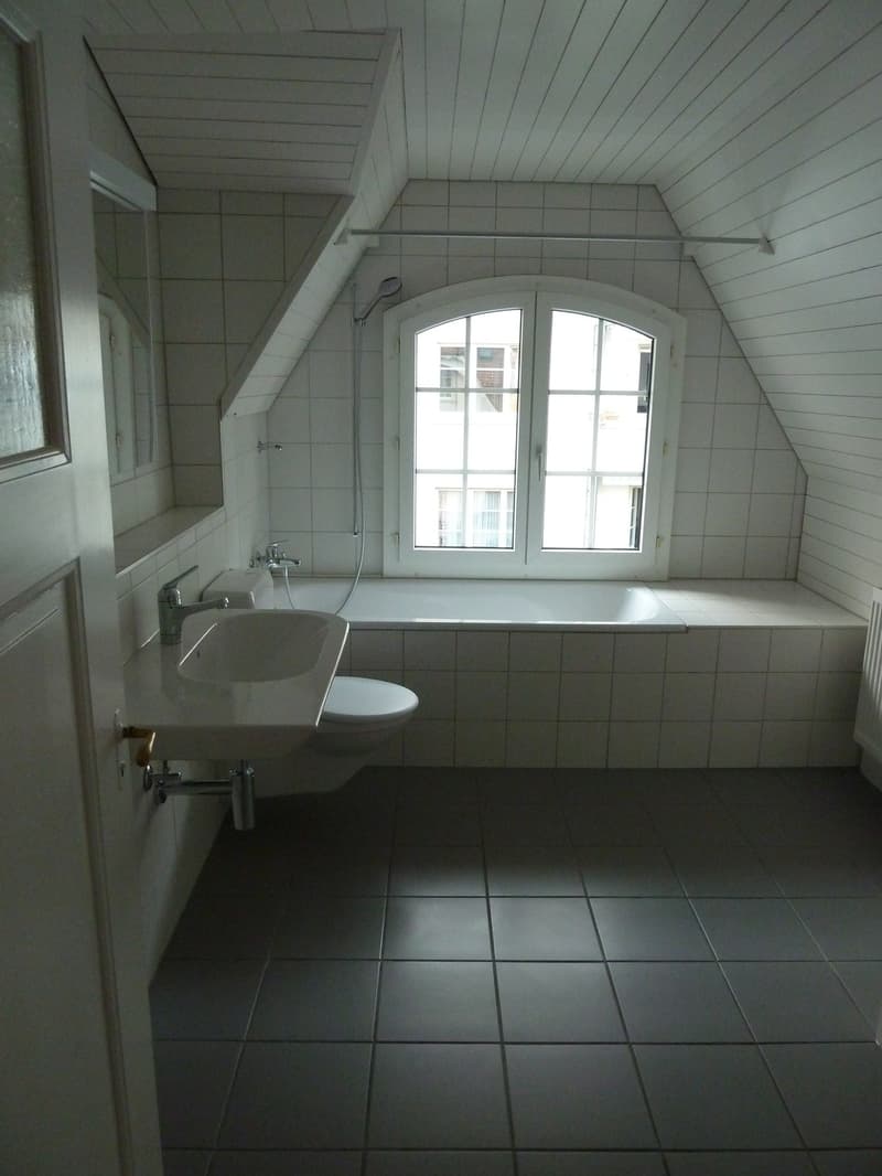 Helle 3,5-Zimmer Altbauwohnung mit Galerie und Garten in der hinteren Länggasse (5)