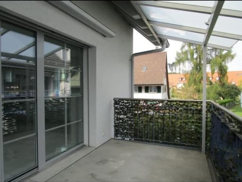 Helle 4.5-Zimmer-Wohnung mit Balkon in Volketswil (8)