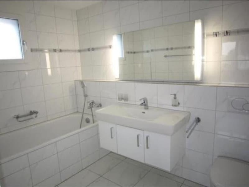 Helle 4.5-Zimmer-Wohnung mit Balkon in Volketswil (4)
