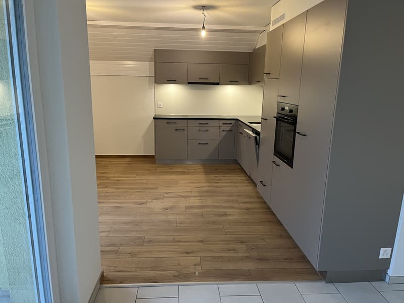 Moderne 3.5-Zimmer-Wohnung mit 124 m² in Hindelbank zu vermieten (3)