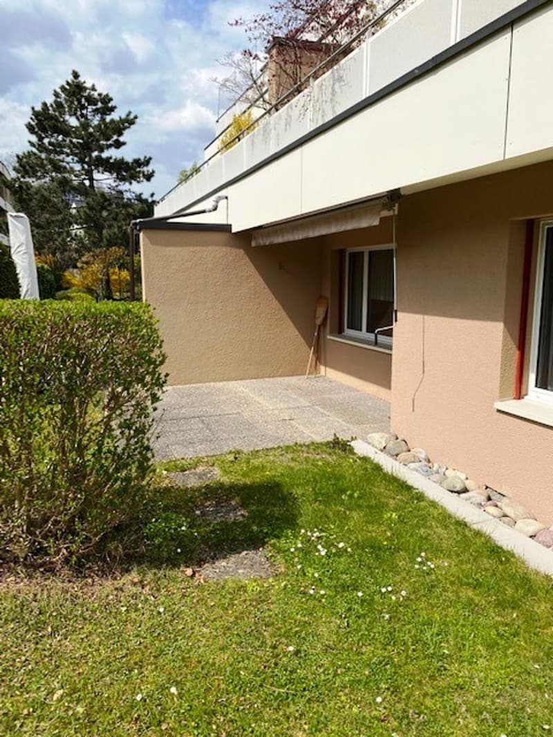 Grosszügige 4.5-Zimmerwohnung an ruhiger Lage zu vermieten (9)