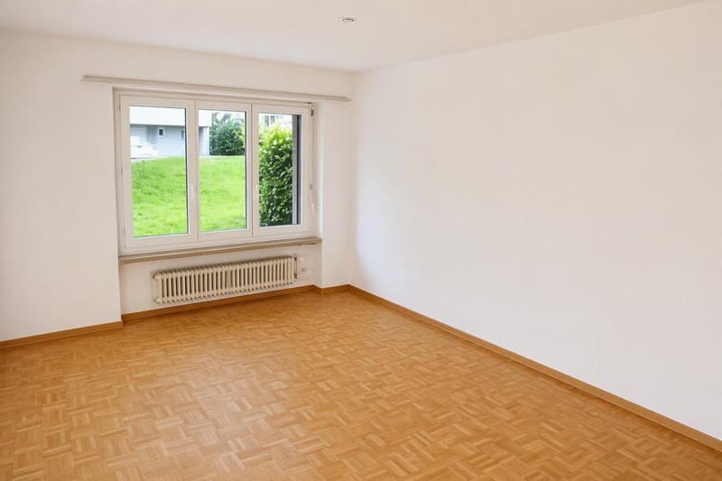 Grosszügige 4.5-Zimmerwohnung an ruhiger Lage zu vermieten (2)