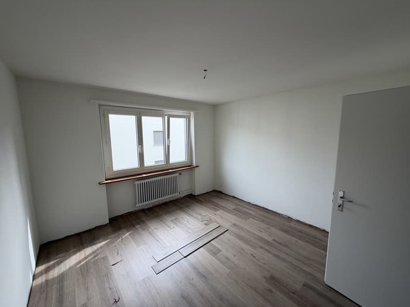 Frisch saniert, ruhige und sonnige Lage mit Balkon (1)