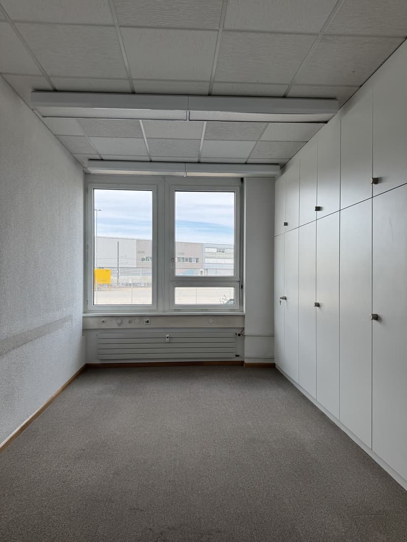 Repräsentatives Gewerbeobjekt mit Büro- und Lagerflächen an strategischer Lage (9)