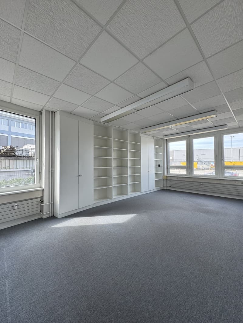 Repräsentatives Gewerbeobjekt mit Büro- und Lagerflächen an strategischer Lage (1)