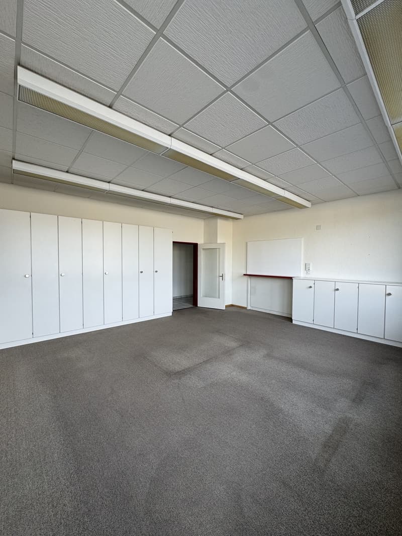 Repräsentatives Gewerbeobjekt mit Büro- und Lagerflächen an strategischer Lage (5)