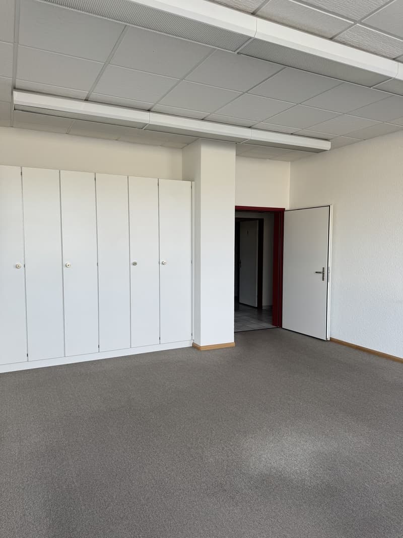 Repräsentatives Gewerbeobjekt mit Büro- und Lagerflächen an strategischer Lage (7)