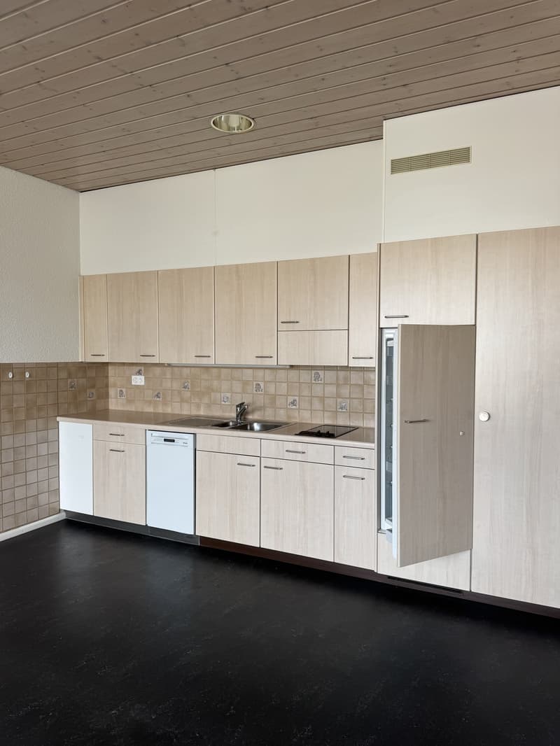 Repräsentatives Gewerbeobjekt mit Büro- und Lagerflächen an strategischer Lage (4)