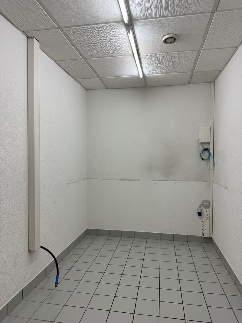 Repräsentatives Gewerbeobjekt mit Büro- und Lagerflächen an strategischer Lage (7)