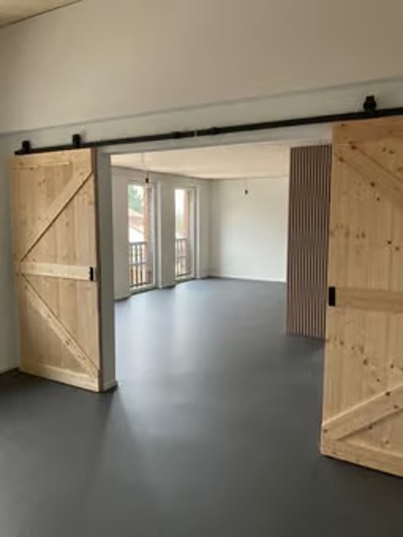 Moderne 5.5-Zimmer-Wohnung mit Garage und Terasse in Elsau (4)