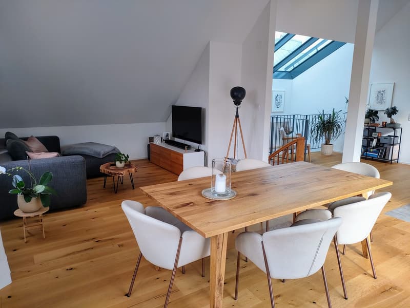 Helle 2.5 Zi Dachwohnung im Zentrum von Schlieren (6)