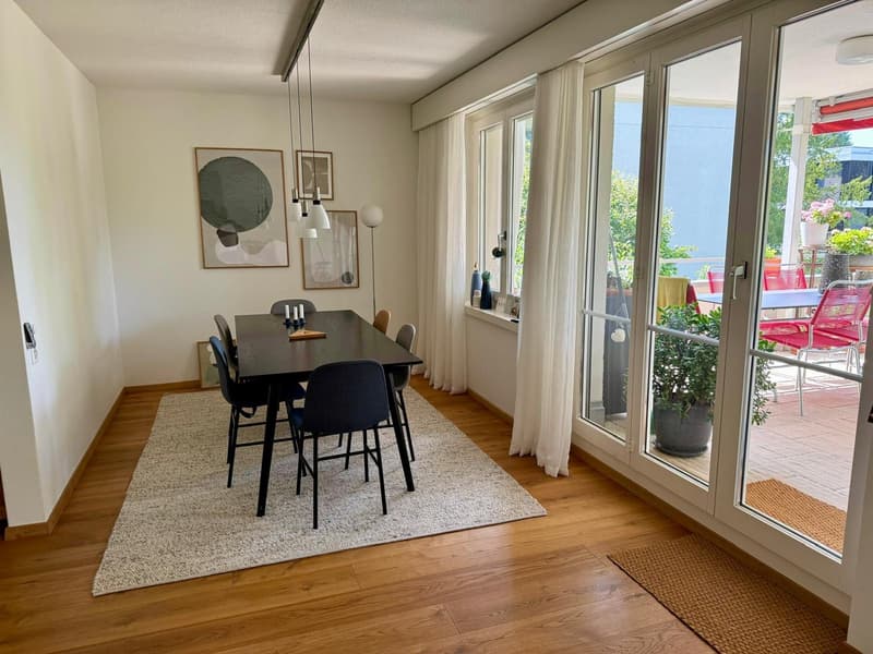 Grosszügige 4.5 Zimmer Wohnung an zentraler und ruhiger Lage (4)