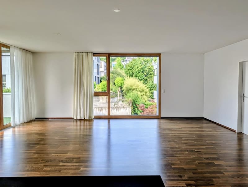 Helle 3.5-Zimmer mit Teil-Seesicht und Loftcharakter ruhig und grosszügig am Zürichsee (5)