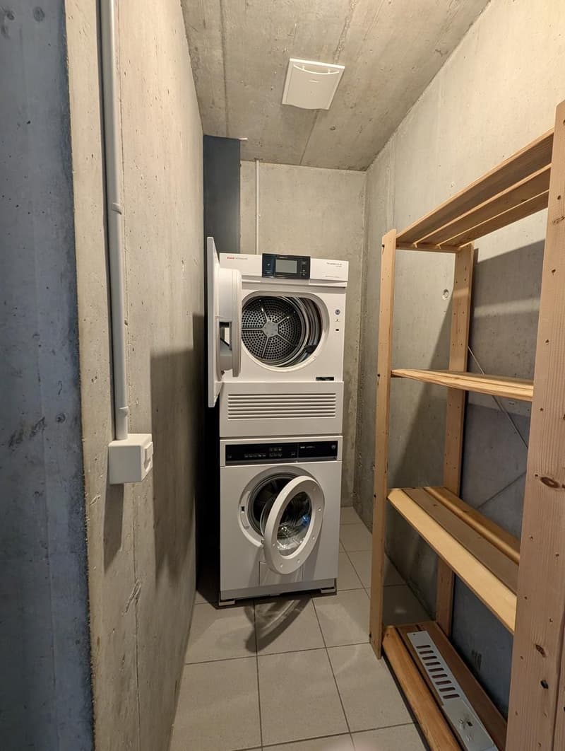 Helle 3.5-Zimmer mit Teil-Seesicht und Loftcharakter ruhig und grosszügig am Zürichsee (13)
