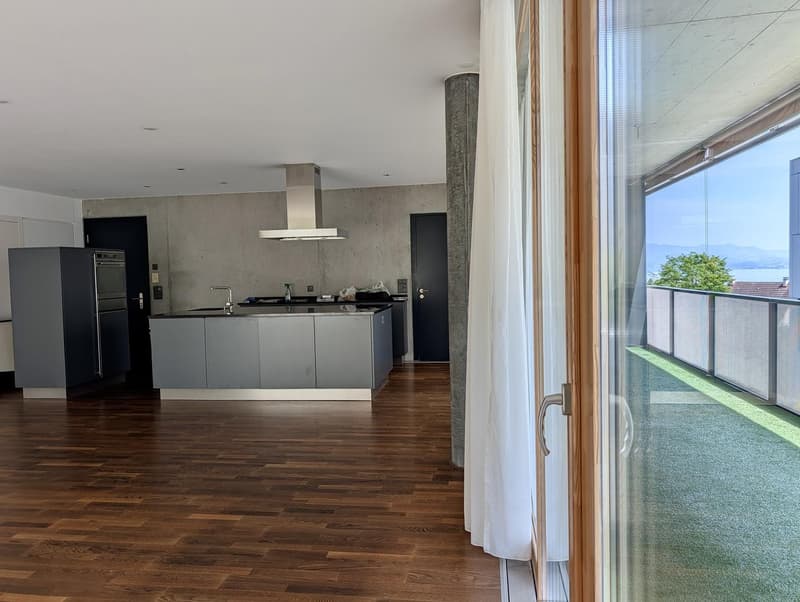 Helle 3.5-Zimmer mit Teil-Seesicht und Loftcharakter ruhig und grosszügig am Zürichsee (1)