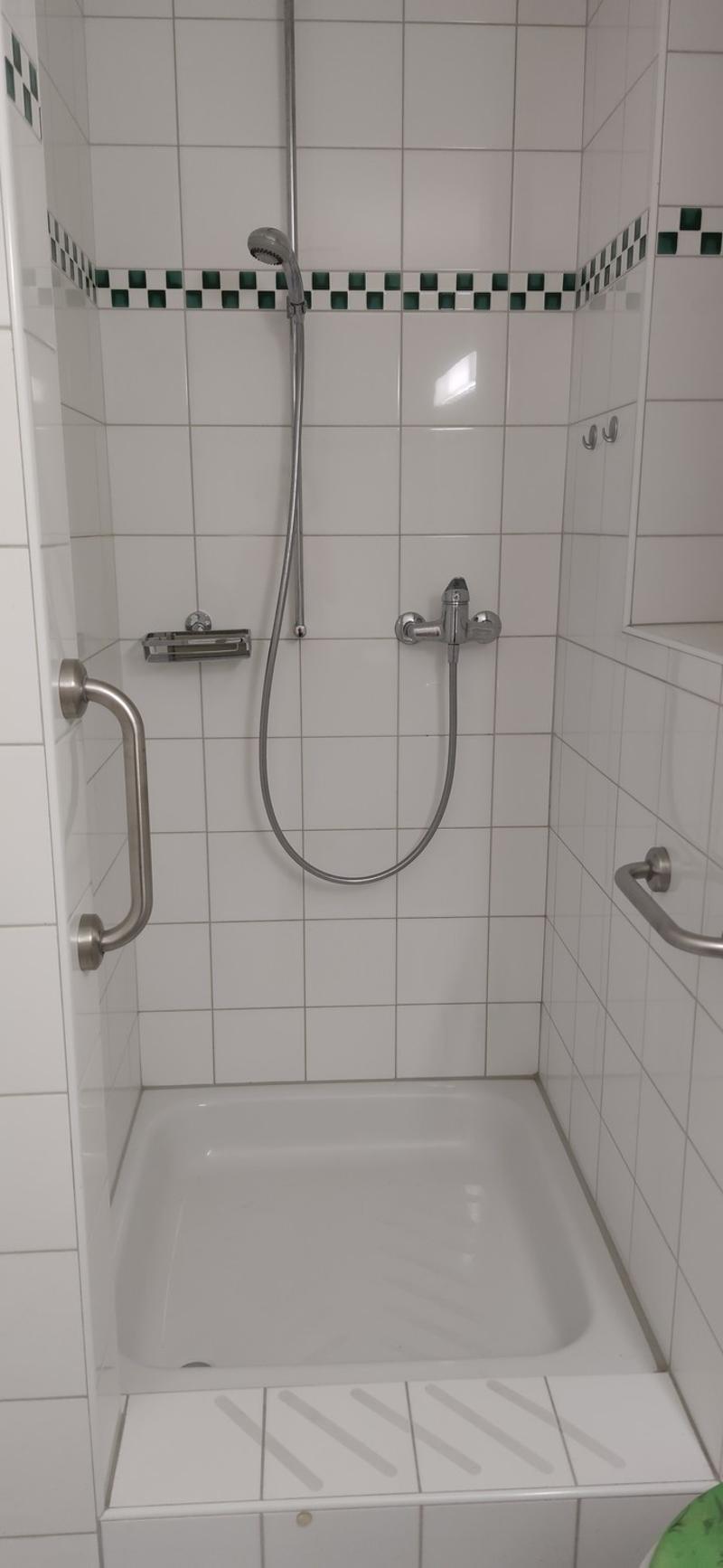 Dusche/Bad/WC