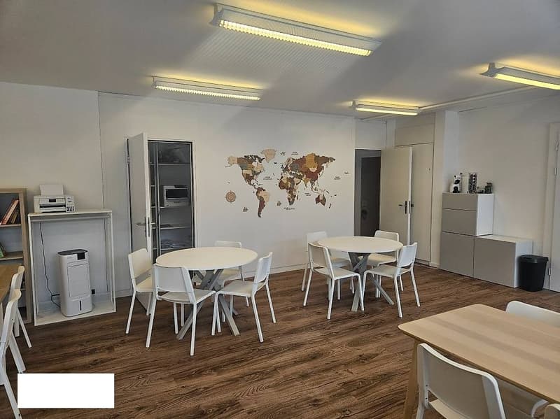 OPPORTUNITÉ UNIQUE : Arcade/Bureaux 90m2 à Nyon Gare - Loyer bloqué exceptionnel (1845.-) (2)