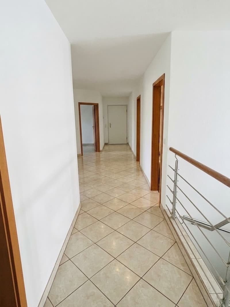 5.5-Zimmer-Gartenwohnung 118 m² Wohnfläche + ca. 66 m² Zusatzfläche + 230 m² Privatgarten (3)