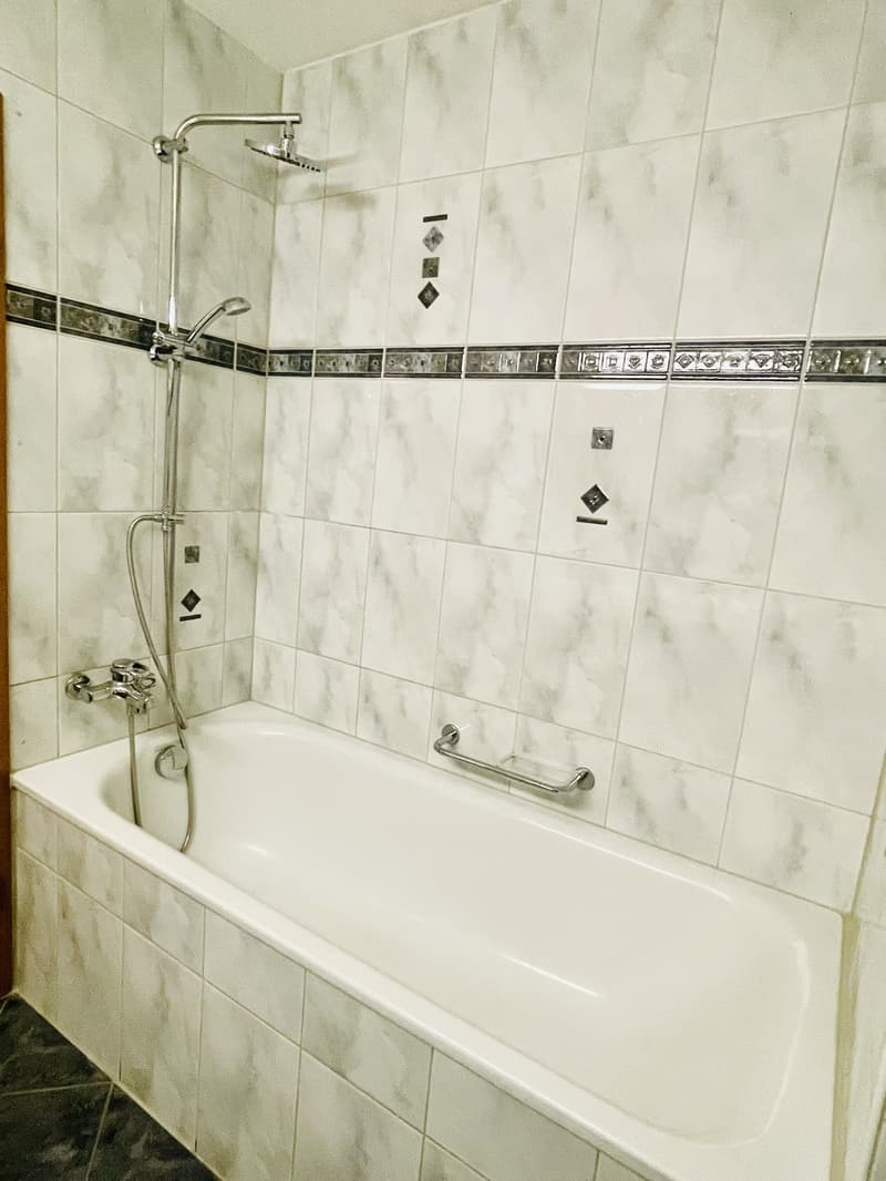 5.5-Zimmer-Gartenwohnung 118 m² Wohnfläche + ca. 66 m² Zusatzfläche + 230 m² Privatgarten (7)