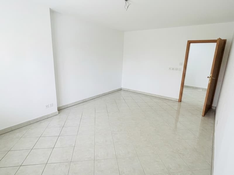 5.5-Zimmer-Gartenwohnung 118 m² Wohnfläche + ca. 66 m² Zusatzfläche + 230 m² Privatgarten (11)