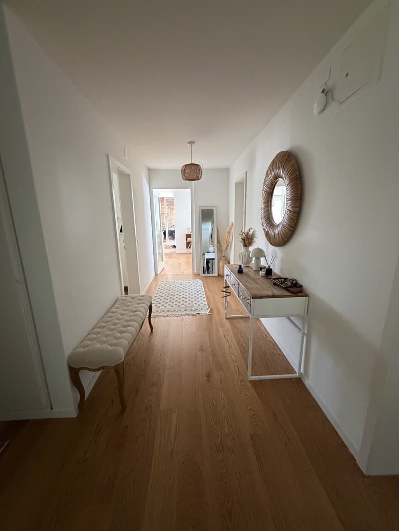 Beautiful & Spacious 4.5-Room Apartment in Adliswil Available for Takeover (6)