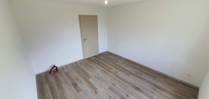 Grosszügige 5.5-Zimmer-Wohnung mit 178 m2, Garage und E-Ladestation (7)