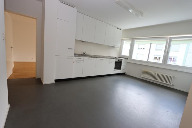 ATTRAKTIVE, GERÄUMIGE 3 ZIMMERWOHNUNG AN GUTER LAGE (9)