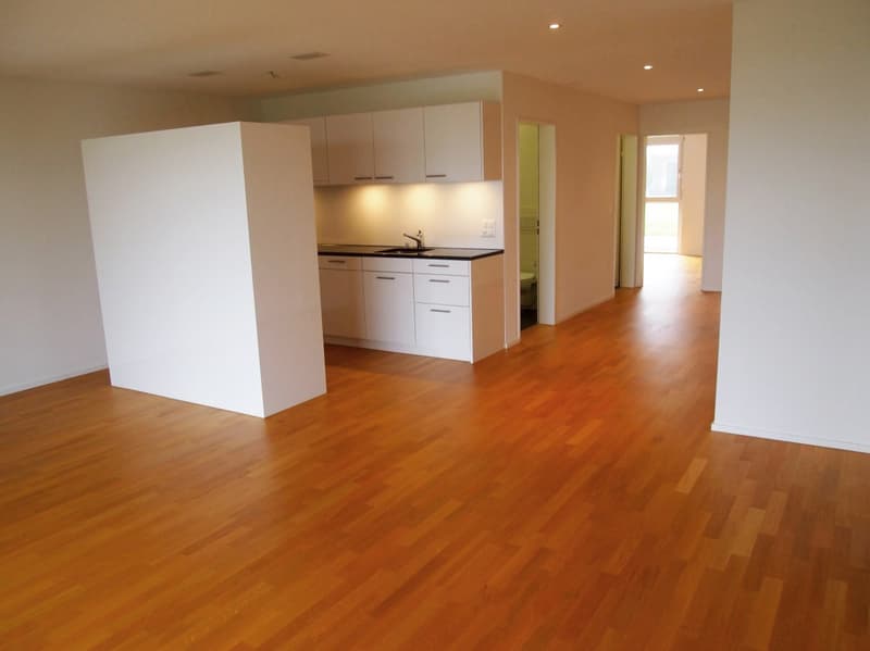 4.5-Zimmer-Gartenwohnung im Erdgeschoss, 101 m² mit Sitzplatz ins Grüne (1)