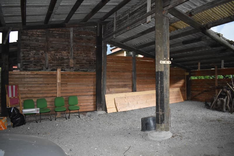 Magazzini e terreno (5)