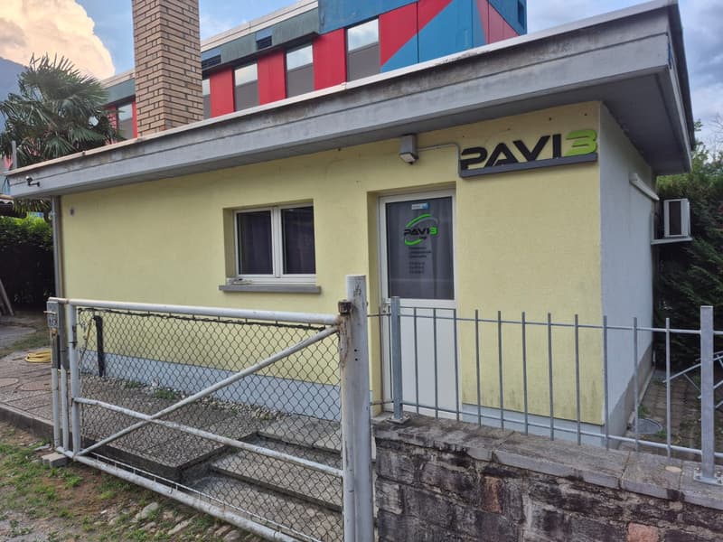 Magazzini e terreno (2)
