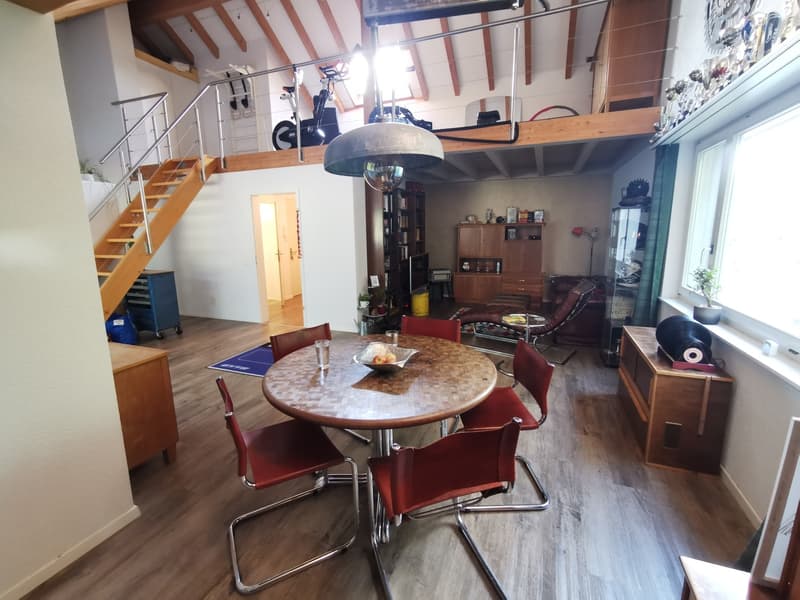 2,5 Zimmer 117 m² Dachgeschoss Wohnung mit Galerie und Wintergarten (2)
