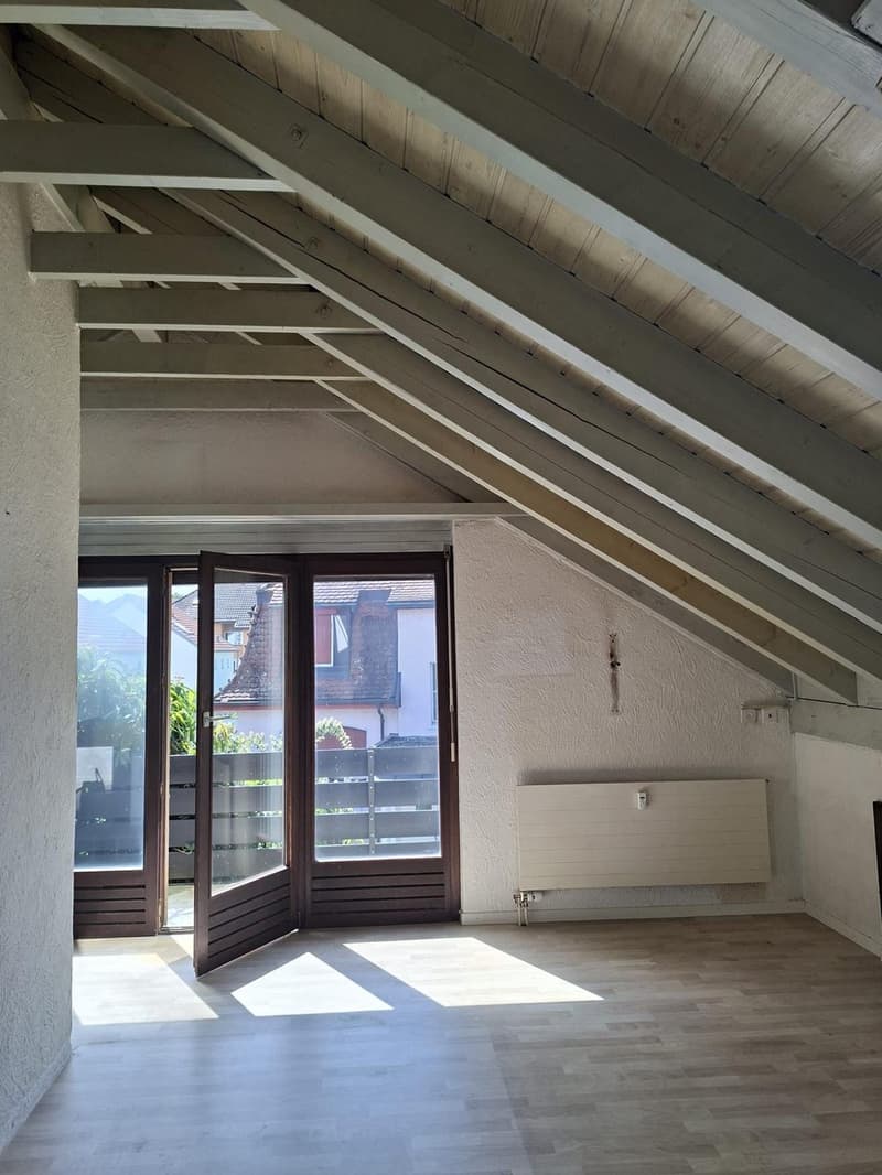 Charmante Wohnung mit Balkon (1)