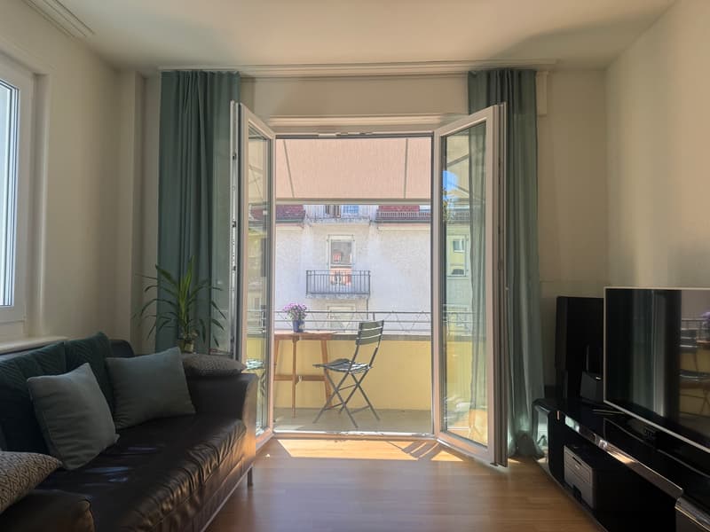2.5-Zimmer-Wohnung mit 2 Balkonen in ruhiger Lage  Zürich 8003 (2)
