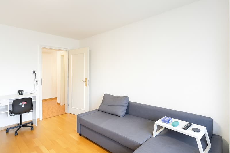 Charmante 4-Zimmer-Wohnung mit Balkon in ruhiger Lage von Adliswil (3)