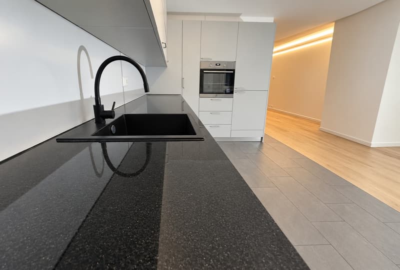 Bright & Renovated 4.5-Room Apartment in Quiet Cham Neighbourhood Available immediately / by agreement (2)