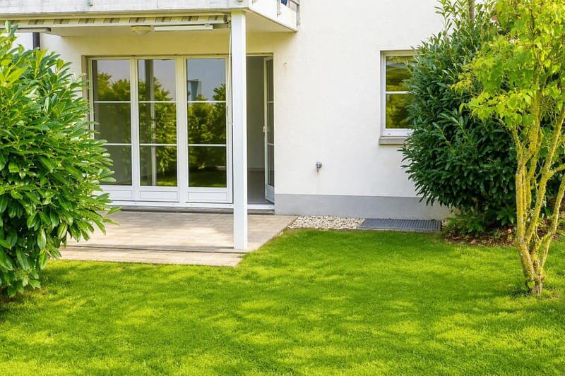 Helle Parterrewohnung mit Garten und Tiefgaragenplatz (2)