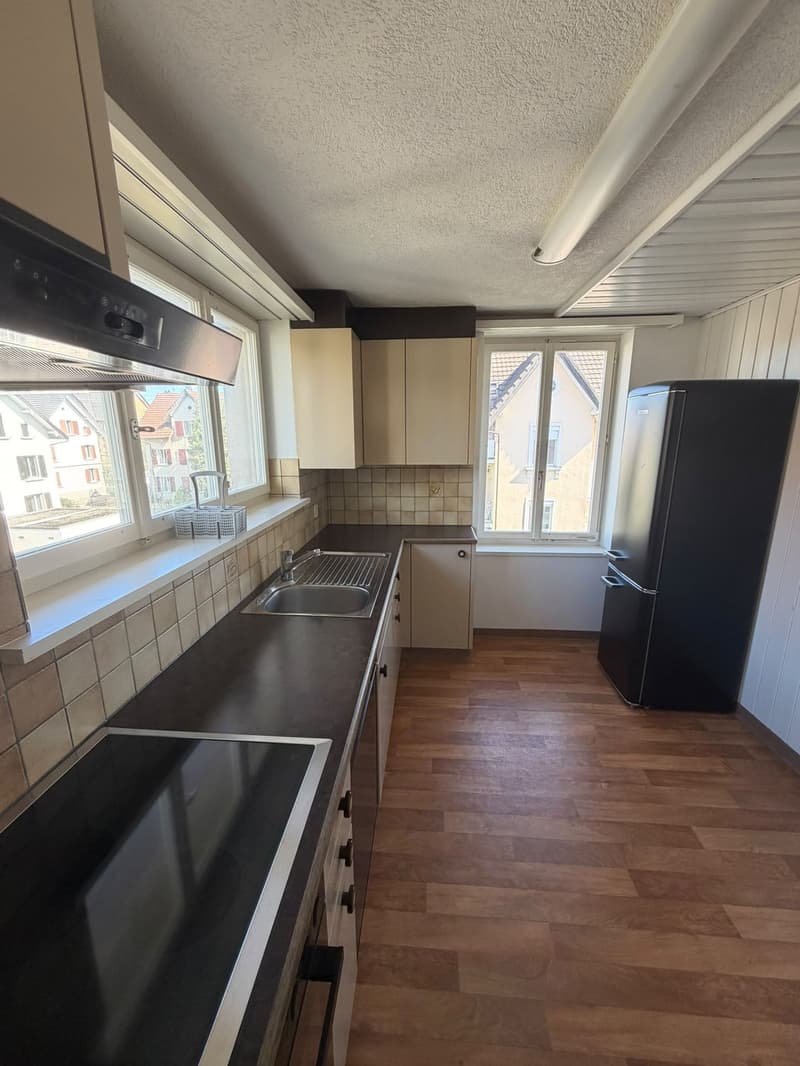 Zentral wohnen & wohlfühlen  3.5-Zimmer-Wohnung inkl. Parkplatz (2)