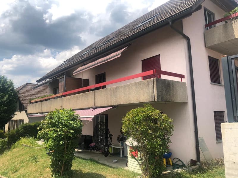 Charmante 3-Zimmer-Dachwohnung mit Balkon in Oberbuchsiten (1)