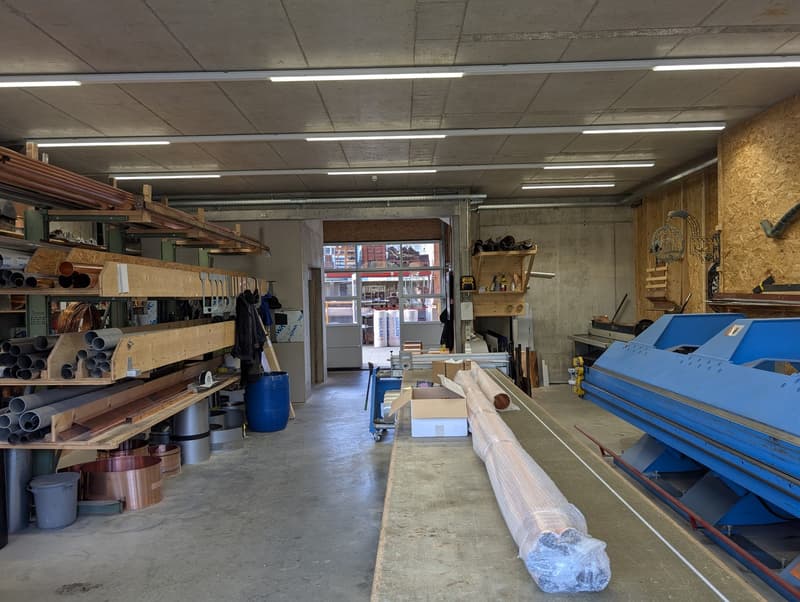 Gewerbehalle mit Kran, Lager und Büro in Lausen (12)